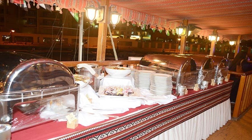 dhow cruise dinner